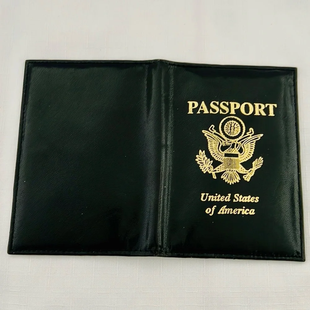 Passport Holder / Passport~United States Of America in Gold Embossing